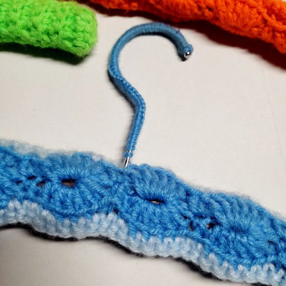 Lot Of 5 Vtg Handmade Crochet Wood Hangers Granny Core Multicolored 17” - Picture 7 of 7